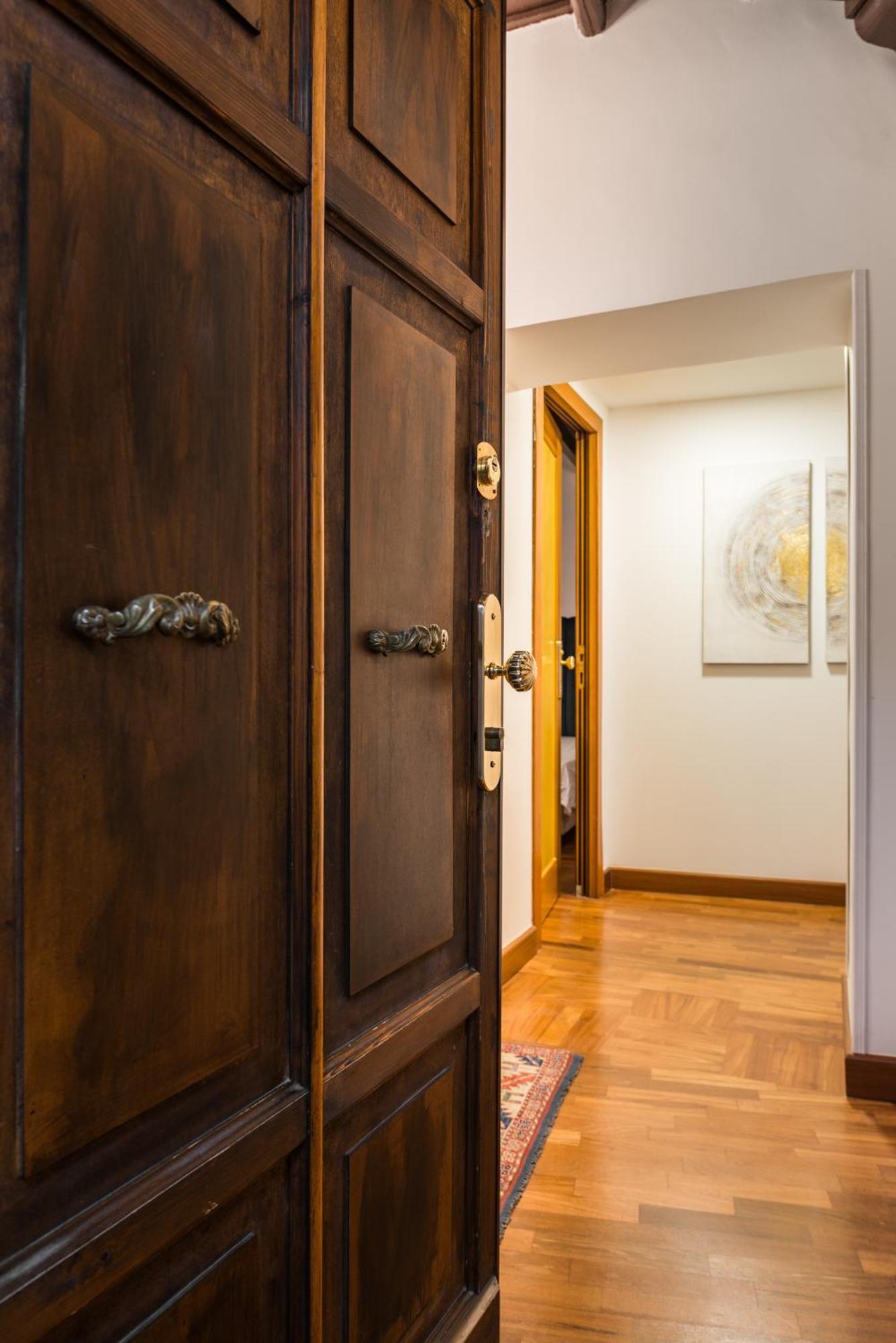 Gasthuis Bernini Collection *